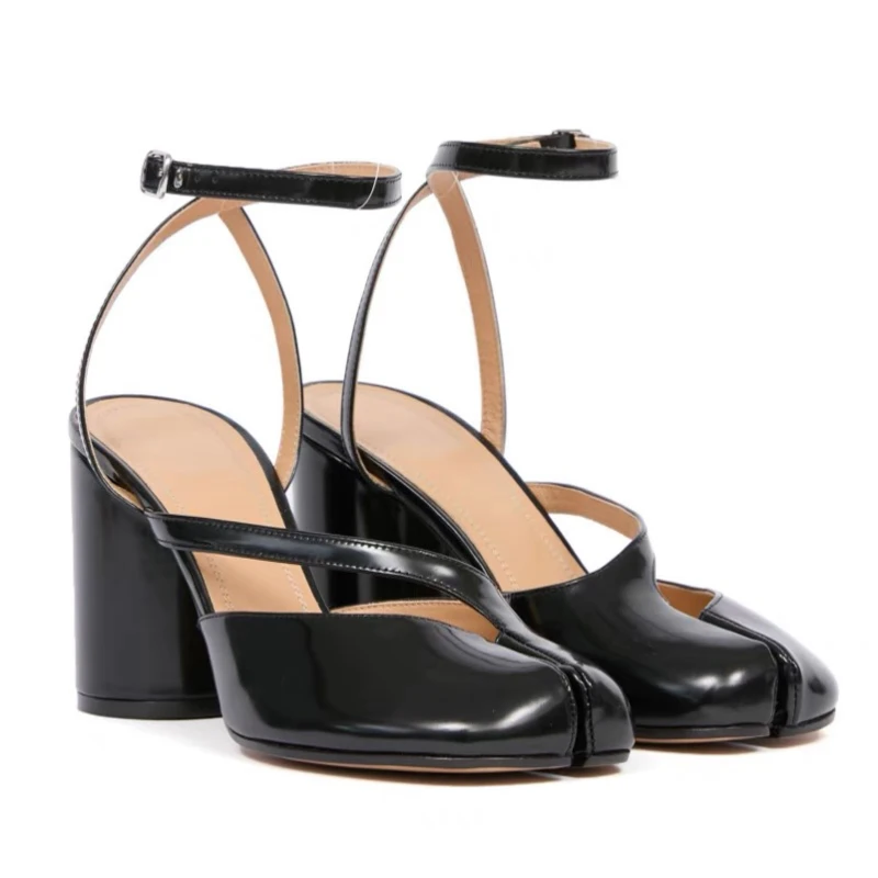 Image of Gekreuzte Knöchelriemen-Sandalen mit Schnalle und geteilter Zehenpartie für Damen – Designer Slingback Tabi Chunky High Heels – INS Fashion Mädchen Schuhe 2025