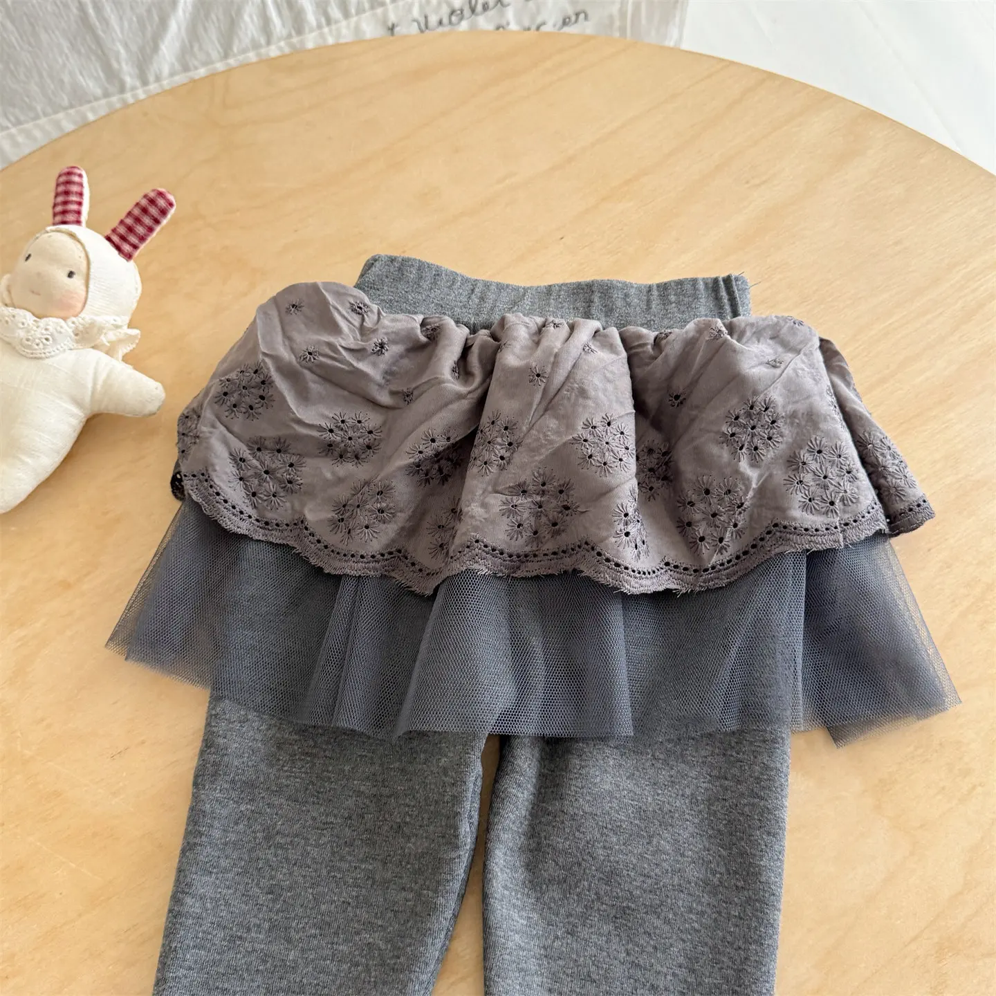 Girls' casual pants for spring, autumn, and winter, children's good-looking baby with velvet mesh fart curtains leggings