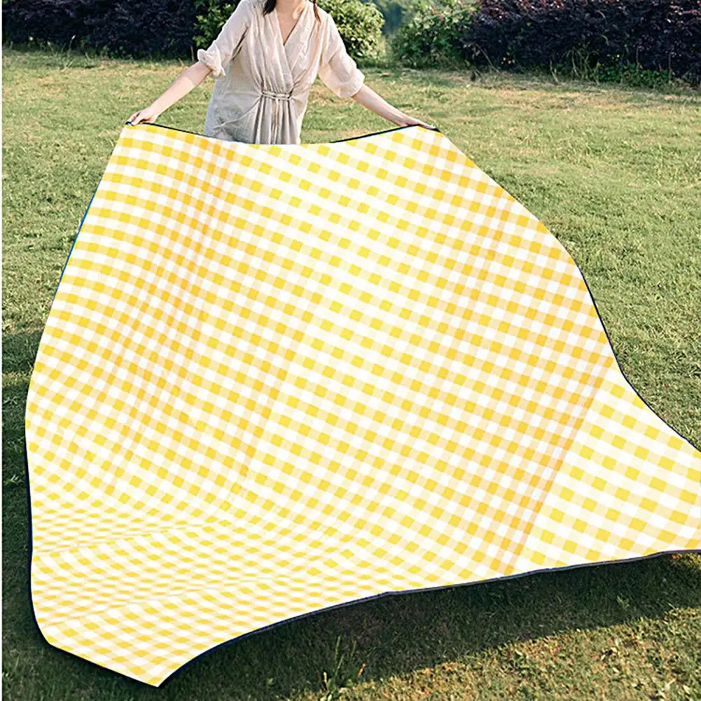 Picnic Blanket Three-layers Faux Leather Handle Moisture-proof Beach Blanket Thickened Plaid Camping Mat Rectangle Beach Mat