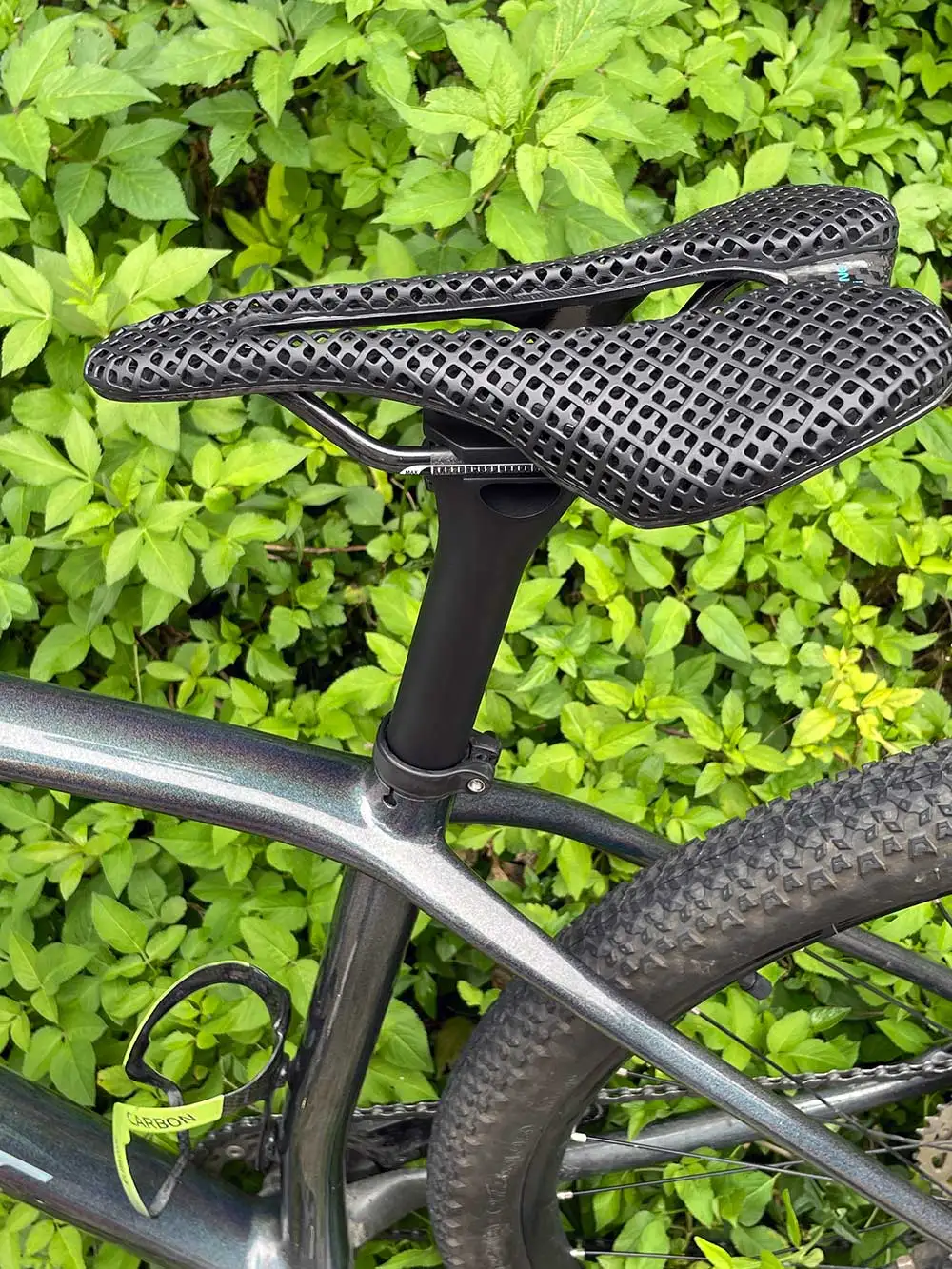 Elitaone Rennrad-/MTB-Fahrradsattel aus Carbon mit Carbon-Schienen, 130g, 245x139mm – Detail 7