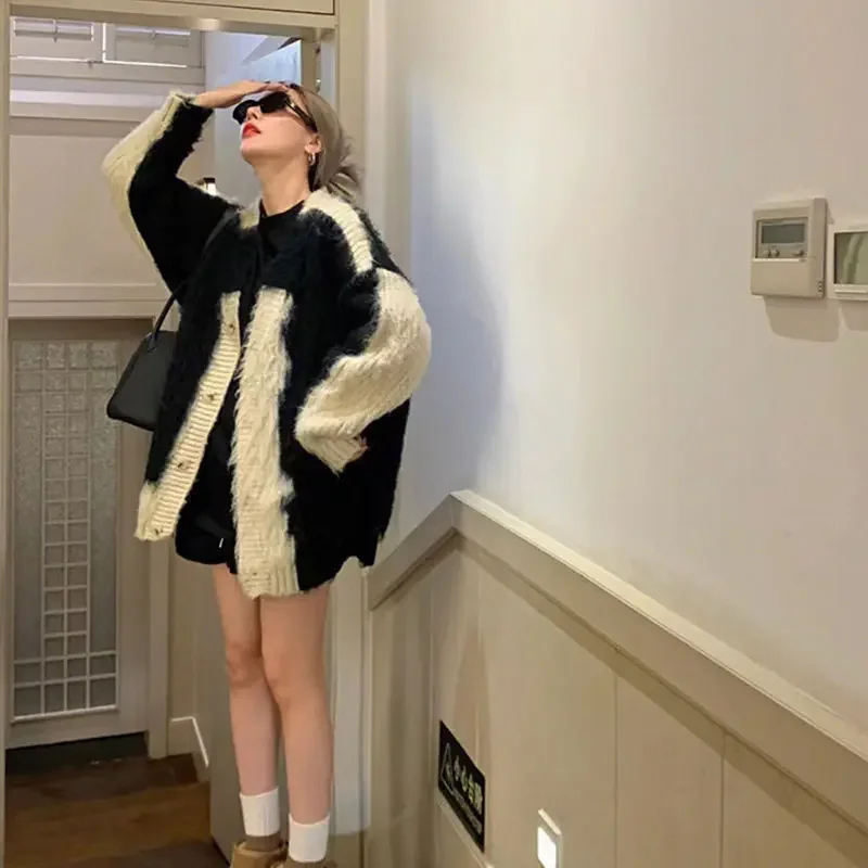 

Design-sensual Niche Sweater Jacket Soft Glutinous Marten Color-blocking Sweater Cardigan Top Fashion Outward