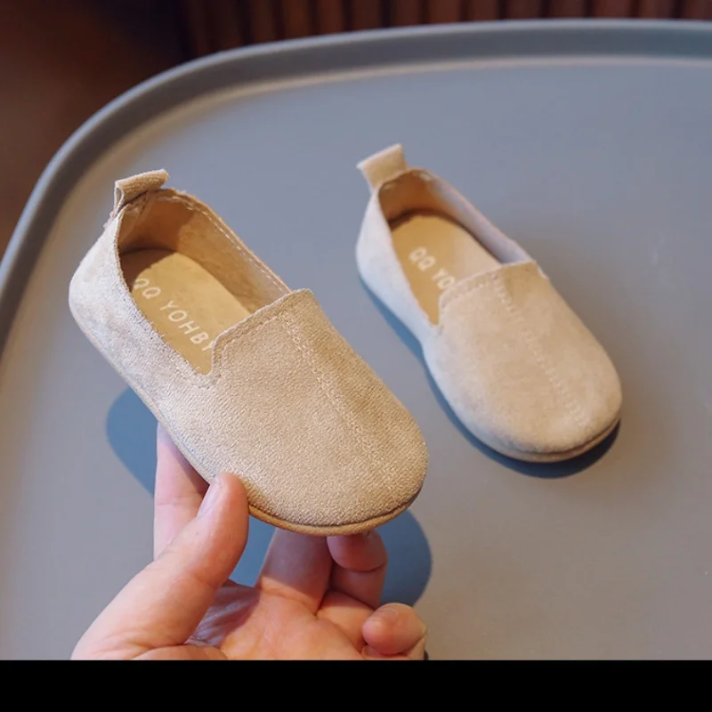 Chaussures de danse à semelle souple pour enfants, chaussures décontractées pour enfants, chaussures de princesse pour bébés garçons et filles, nouveau document solide, printemps et automne 2024