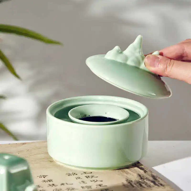 

Ceramic azure hot pot inkstone with cover moisturizing ink pool brush ink plate