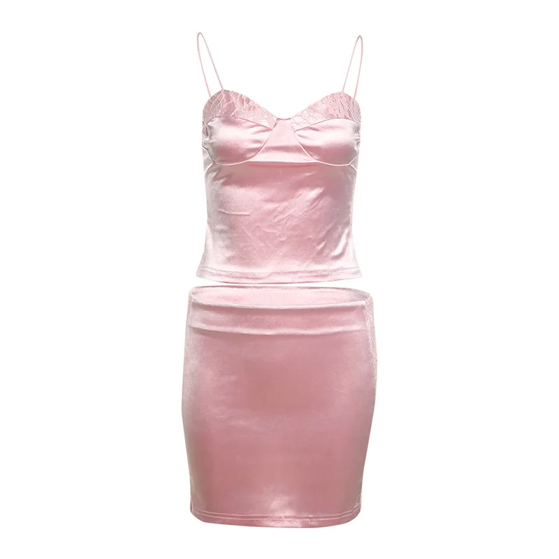 Spring/Summer 2025 Dress Set Features A Sweet Combination of A Corset with  Small Halter Top and  Cinched Waist and Hips