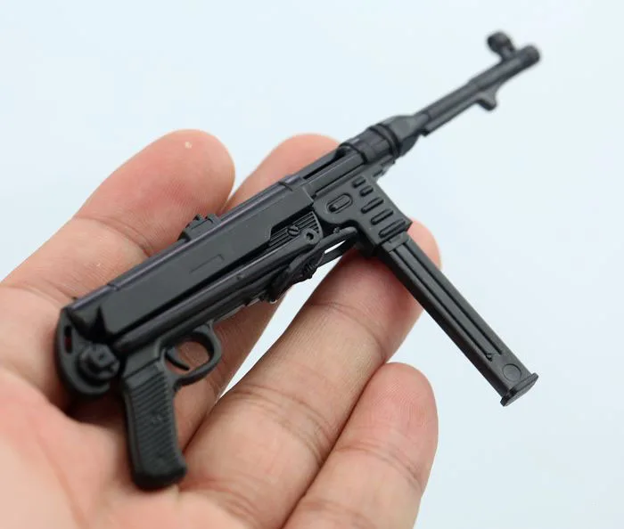 1/6th Mini MP40 Submachine Gun World War II Plastic Assembled Firearm Puzzle Model for 12 Inch Action Figure Soldiers Toys