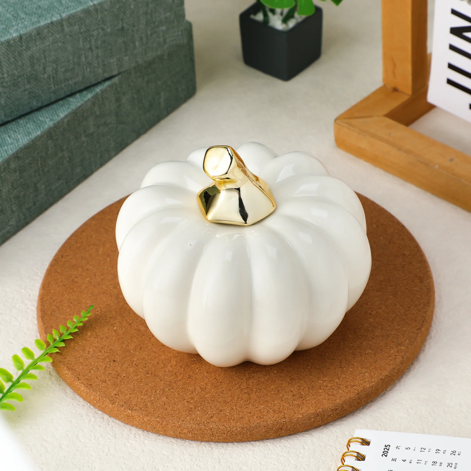 

Simulation Ceramic Pumpkin Home Decor Beautiful Fall Decoration for Living Room Shelf Or Office Desk Decoration