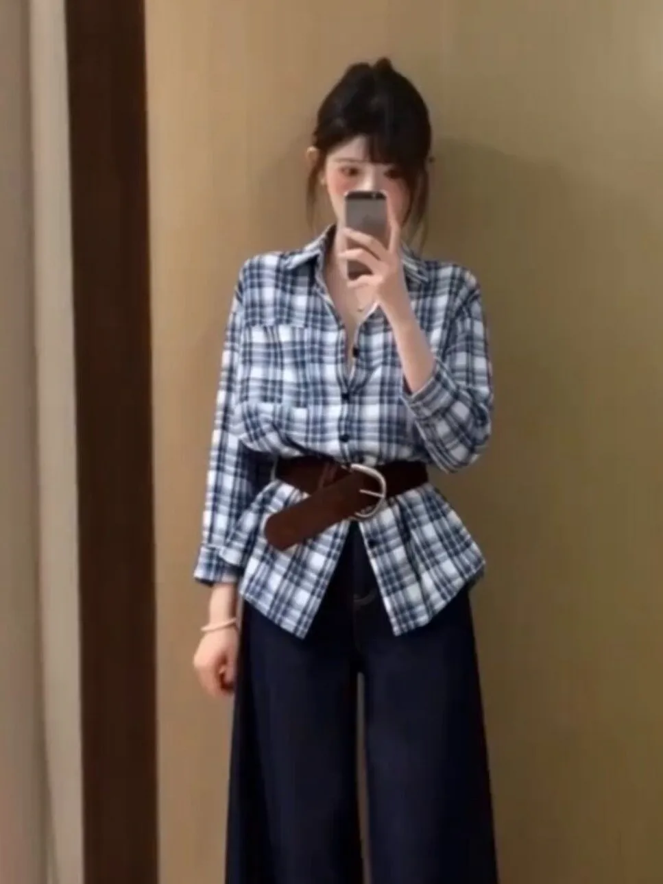 

Синяя клетчатая рубашка с воротником для женщин, весенняя модная модель, приталенная, с поясом, в корейском студенческом стиле, из дышащего хлопка и полиэстера