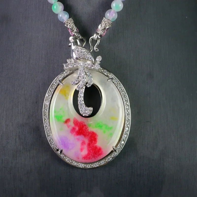 

Stylish, Exquisite and Simple Women's Models, Necklaces and Accessories