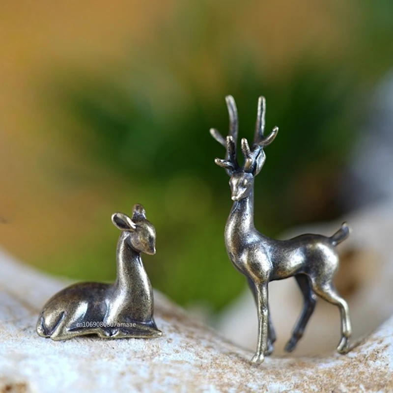 Ciervo Sika de aleación de cobre, adornos pequeños de mesa, figuritas de animales Vintage, accesorios de decoración de escritorio, manualidades para decoración del hogar