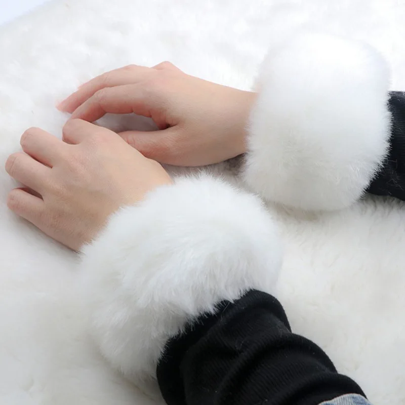 

1 Pair Faux Fur Plush Windproof Cuff Sleeve Winter Women Wrist Sleeves Wristband Soft Elastic Wrist Slap On Cuffs Arm Warmer