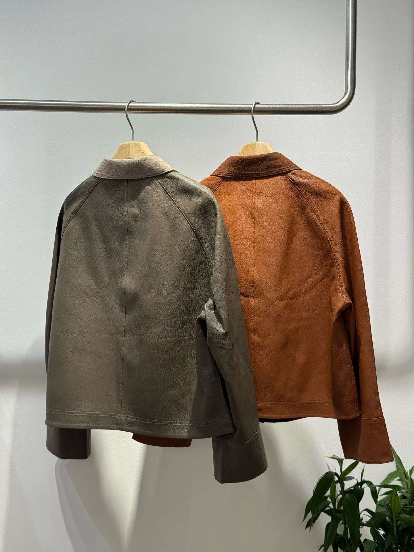 Giacca in pelle di pecora con risvolto vintage da donna nuova autunno di alta qualità