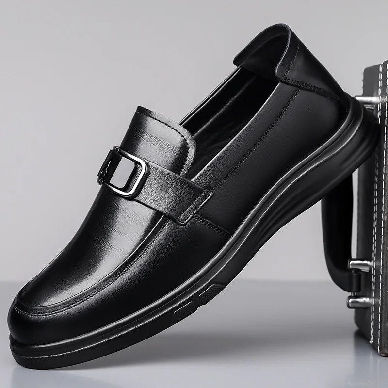 New Shoes for Men Genuine Leather Casual Shoes Spring Fashion Soft Flat Leisure Shoes Cool Slip-on Loafers