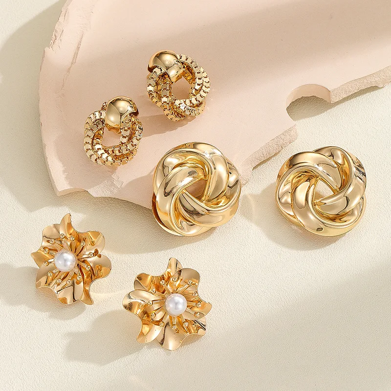 Minimalist Flower Geometric Stud Earrings for Women Fashion Europe & America Elegant Ear Earring Jewelry New Year Party Gift