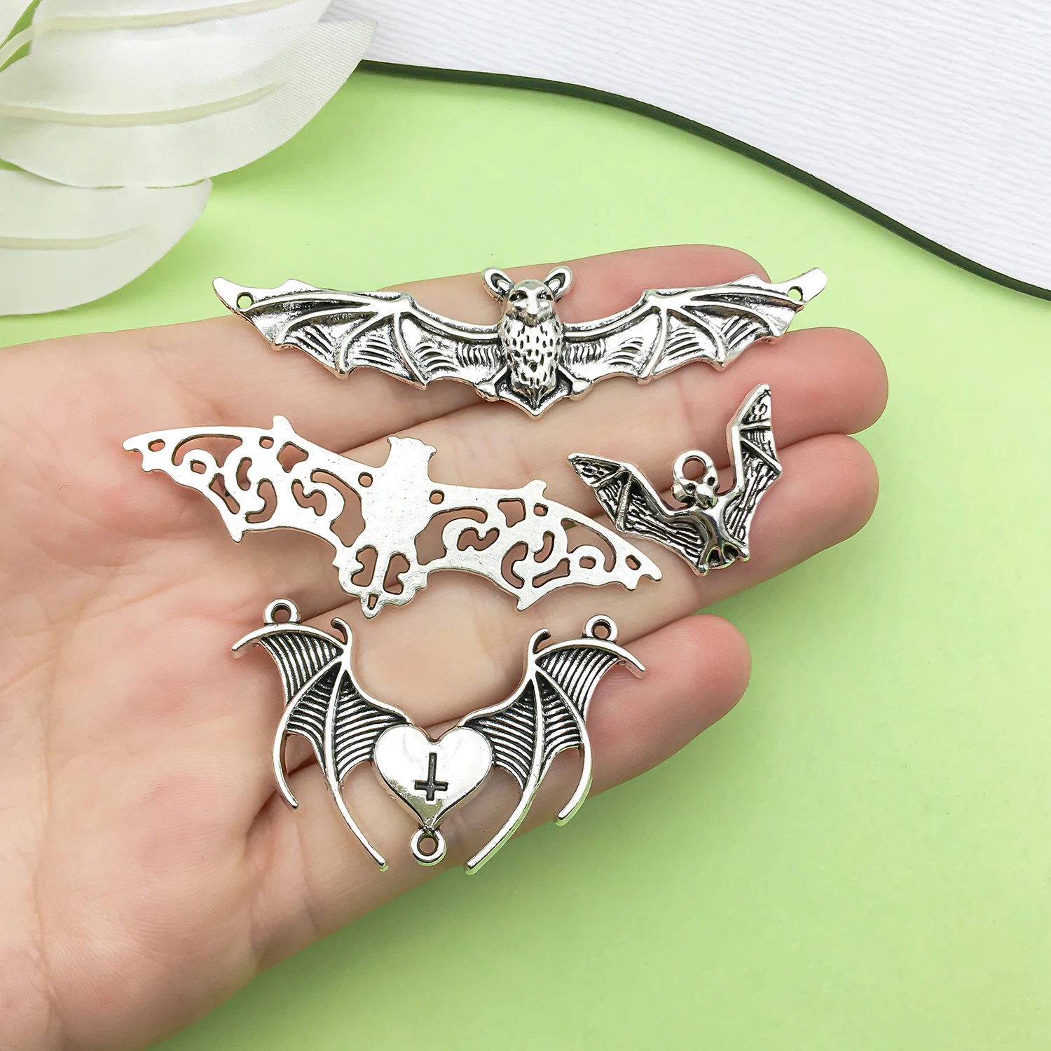 10/12pcs Antique Silvery Halloween Decorations Charms Alloy Metal Bat Pendants for DIY Jewelry Making Accessories