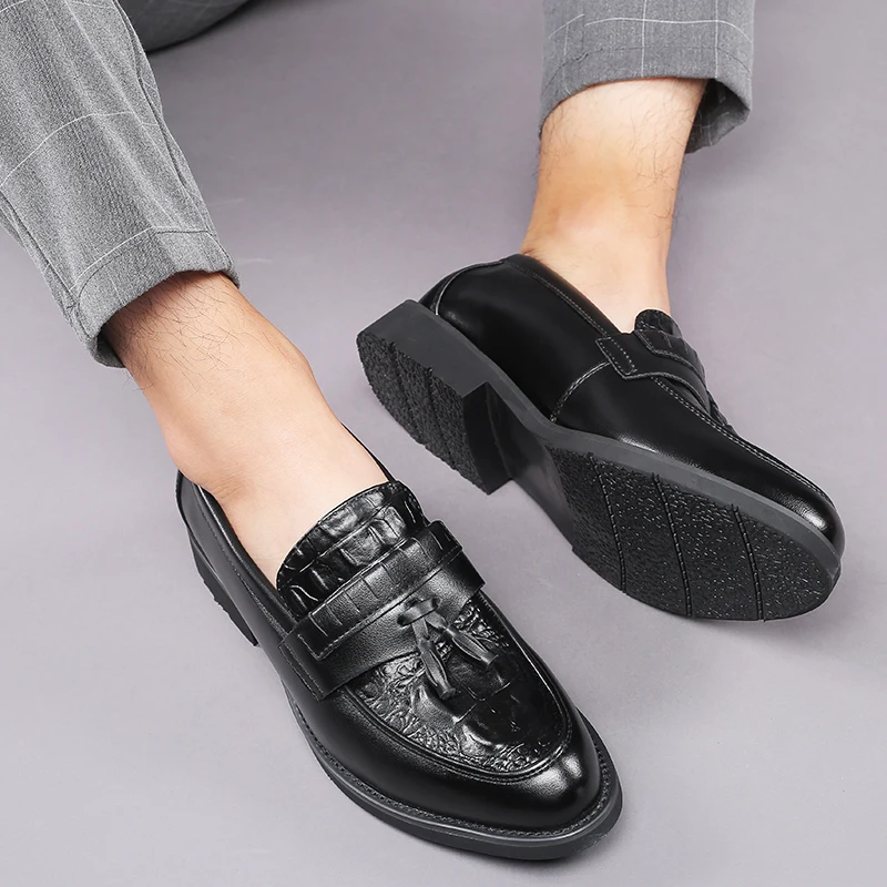 

2024 Designer Style Dress Shoes for Men Brand New Business Casual Shoes Slip on Leather Shoes for Men Wedding Party Shoes