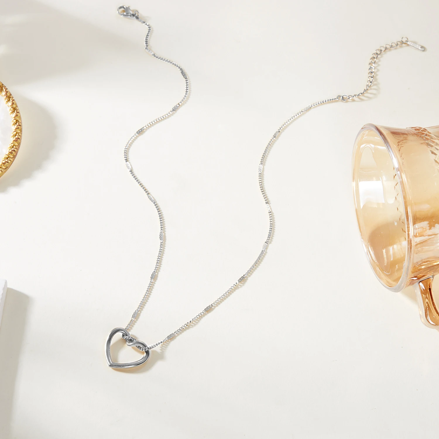 Edelstahl Glänzende Zirkon Rote Erdbeer-Halskette für Frauen Niedliche Romantische Herz-Halskette Luxuriöses Freundschaftsschmuck-Geschenk – Detail 13