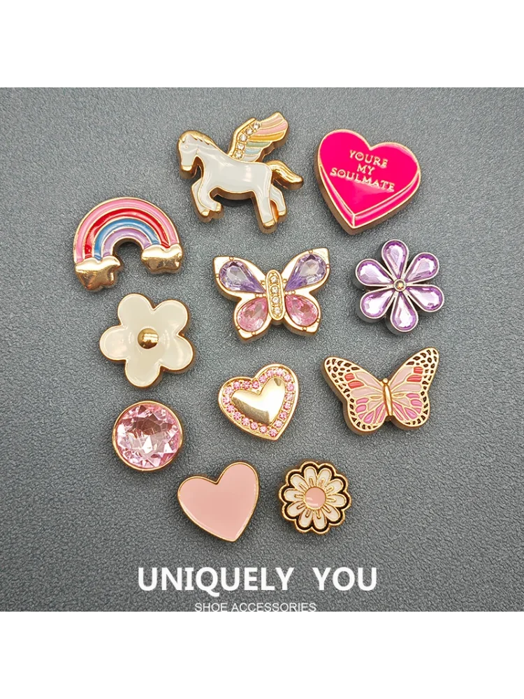 Breloques de chaussures décoration de chaussures bricolage métal poney arc-en-ciel diamant papillon coeur Texture décorations de mode avancées pour chaussures croisées