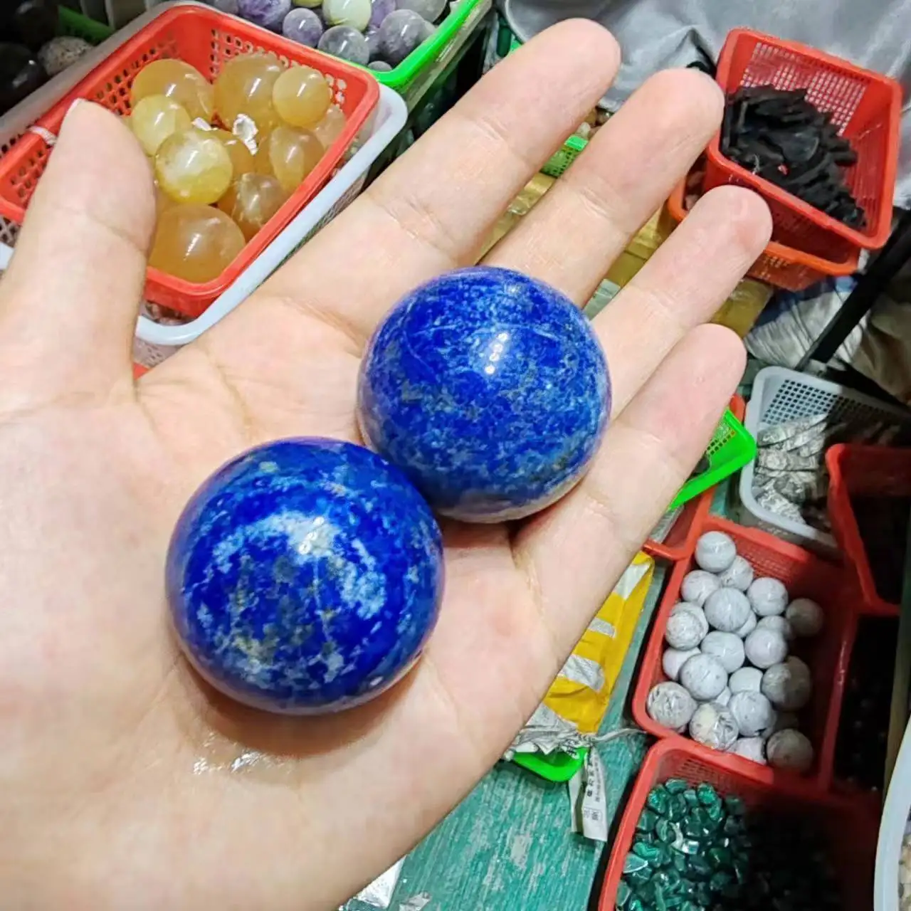 Natural Lapis Lazuli Crystal Ball Quartz Spheres Polished Stone Reiki Healing Desktop Room Decor Souvenirs Ore Ball Crafts