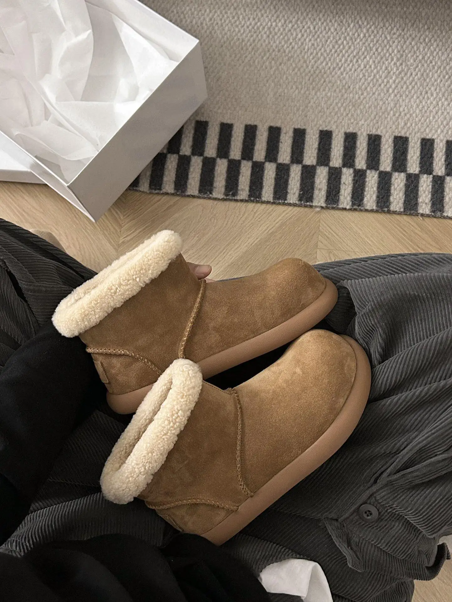 Botas de nieve de cabeza grande para mujer, botines cortos esponjosos de patata grande, de suela gruesa, apilados, de algodón, invierno, 2025