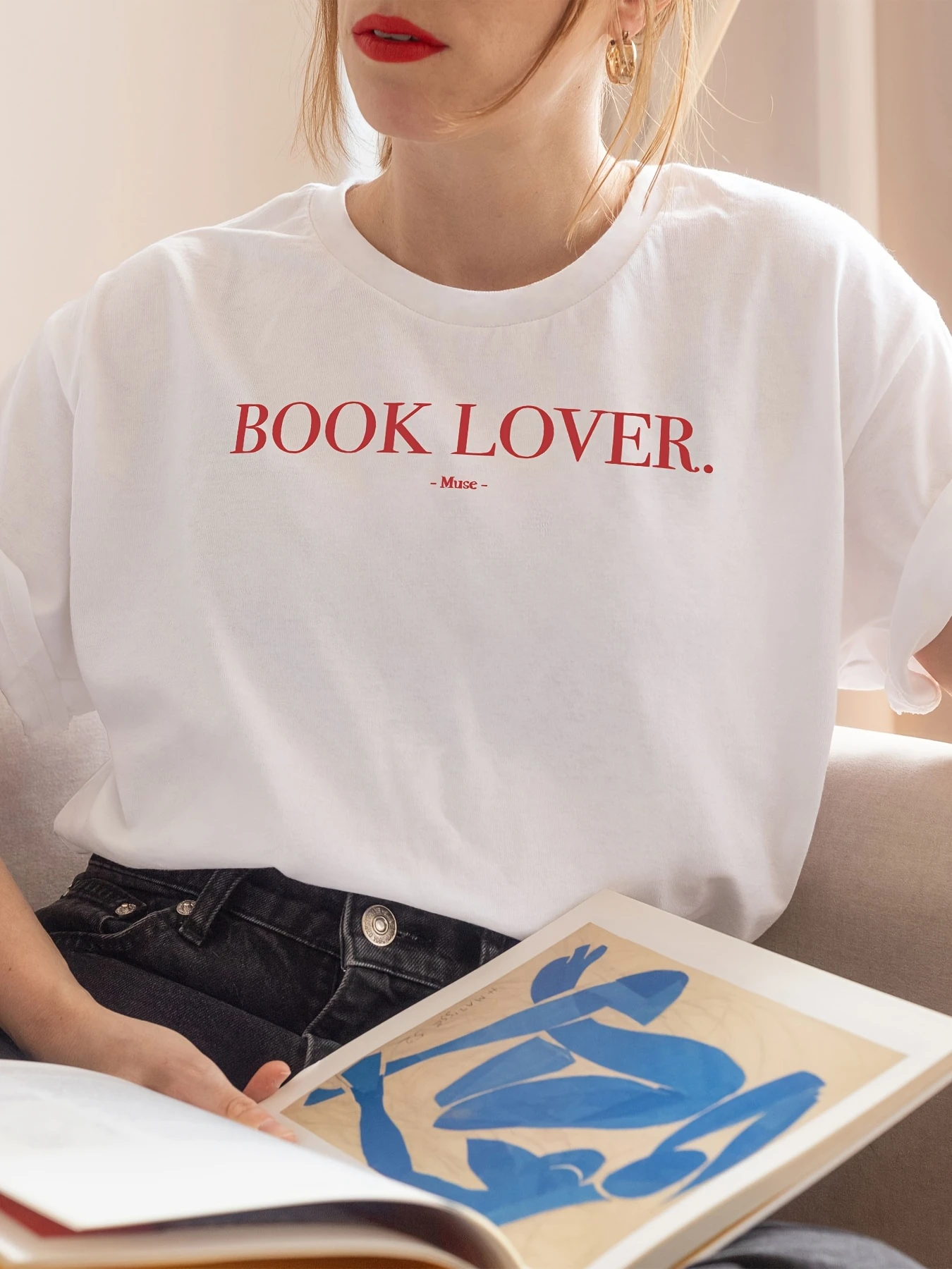 Ladies' Paris Book Enthusiast Pattern T-shirt casual round neck top with red and checkered pattern, suitable for all seasons