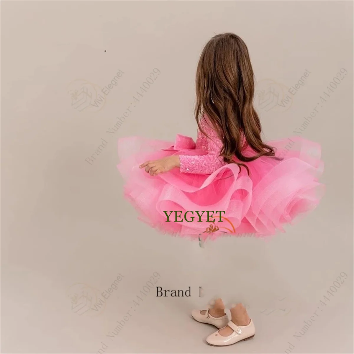 

Cute Baby Pink Flower Girl Dresses for Girls 2023 Summer V Neck Wedding Party Gowns Sequined Full Sleeve Tiered فساتين اطفال للع