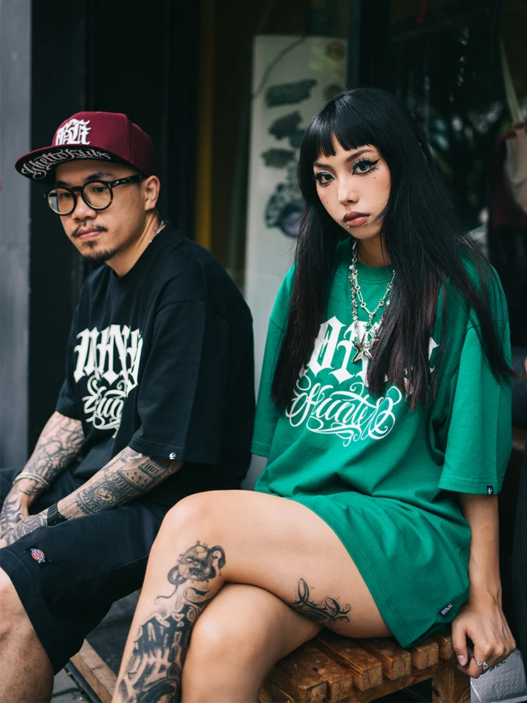 Street Style Tattoo Artist Dou – Street Fashion Theme Bewertung und Preis