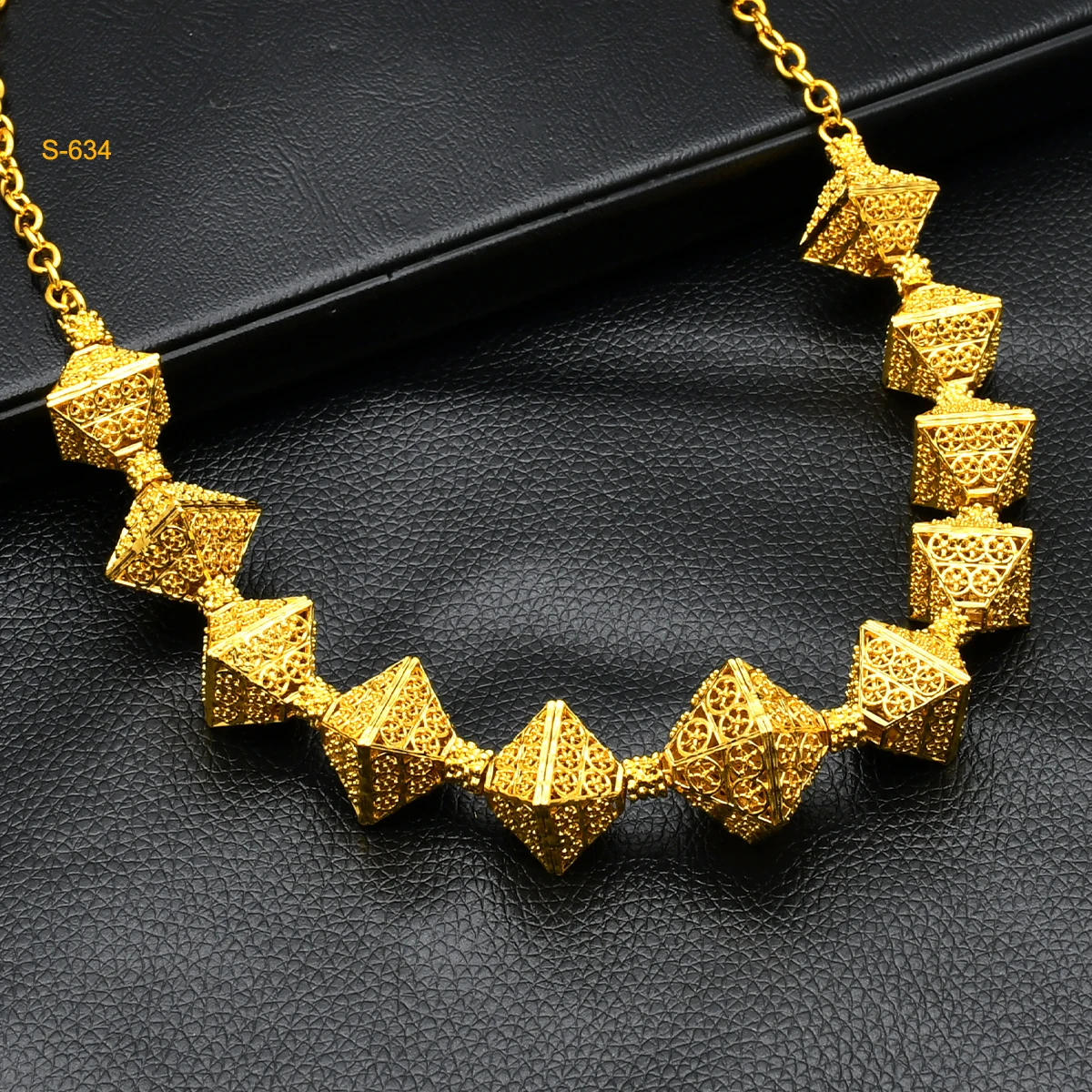 Fashion Dubai Gold Color Jewelry Set for Women Nigeria Wedding Necklace Earrings Bracelet Ring Bridal Jewellry Accessories 24K