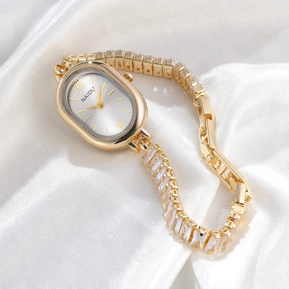 Vintage Oval Dial Bracelet Watch Elegant Alloy Quartz Watch Hidden Buckle Design Gift Wristwatch for Women