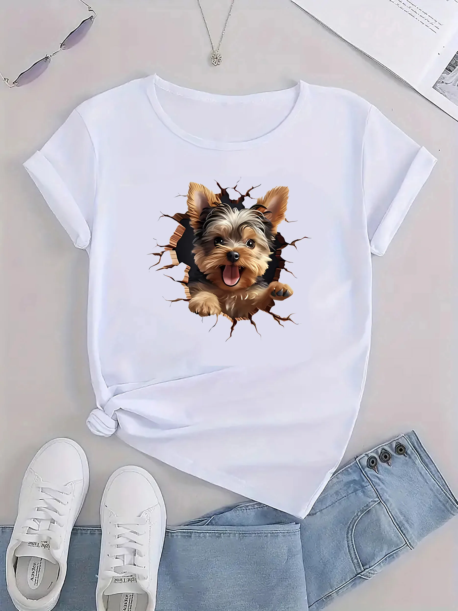 เสื้อยืดพิมพ์ลายกราฟิกสุนัขยอร์กี้น่ารักสำหรับผู้หญิง คอกลม แขนสั้น สไตล์ลำลอง ฮาราจูกุ สตรีทแวร์ เสื้อผ้าสไตล์สวยงาม