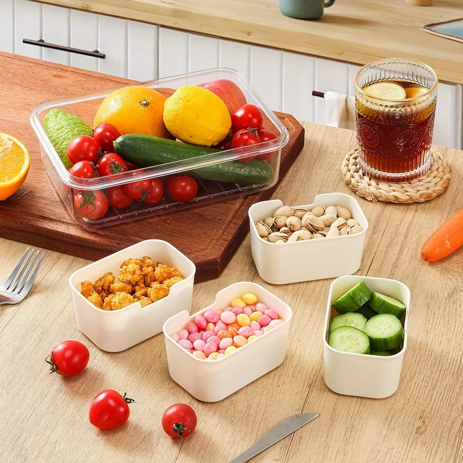 Snackle-Box-Behälterdeckel mit 4-Fächern und Deckel, tragbares, geteiltes Serviertablett für Partys, Süßigkeiten, Gemüse, Kekse, Nüsse
