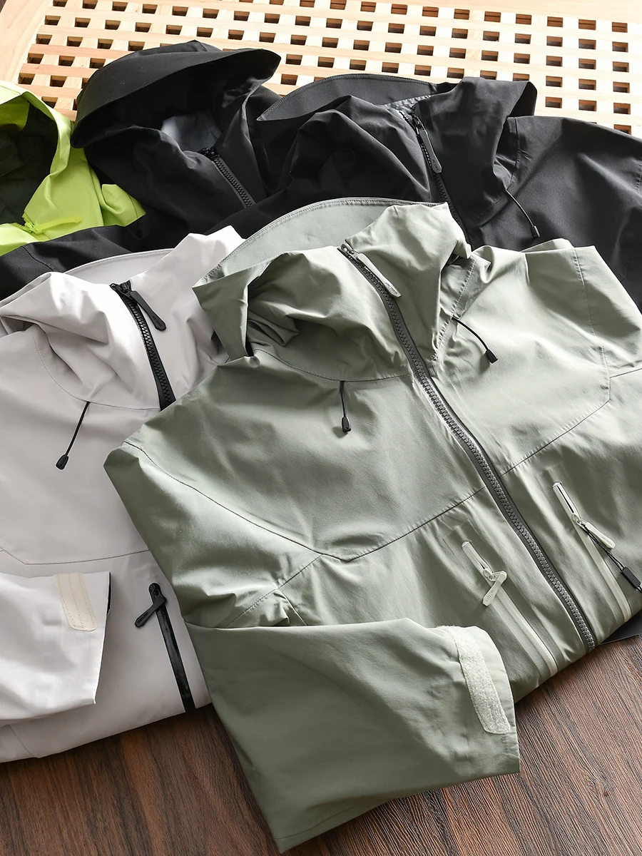 

Outdoor Men's Hard Jacket Autumn Windproof Waterproof Zipper Closure Hooded All-Sealed Fashion Urban Style Long Sleeve