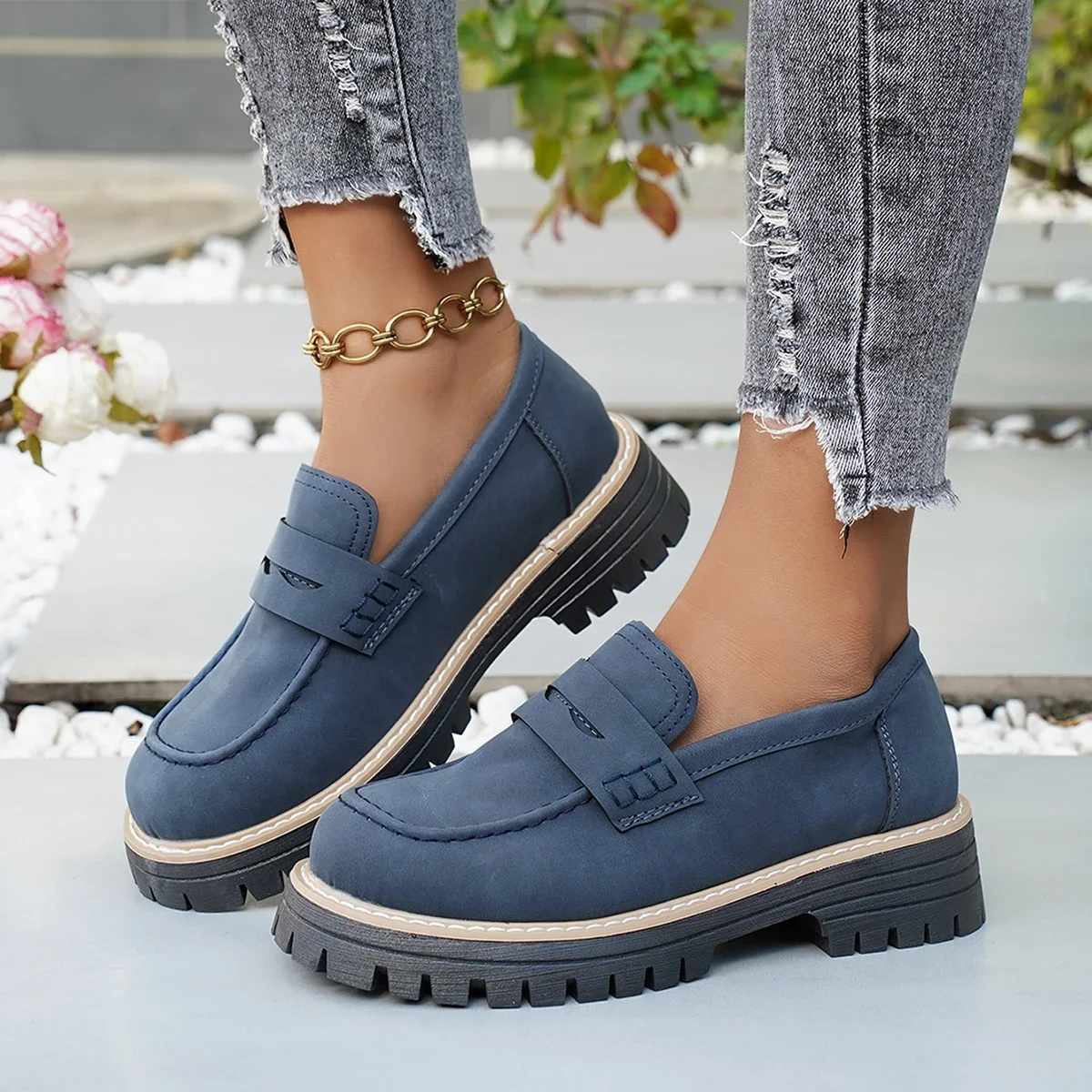 Women Loafers 2025 Thick Bottom Slip-On Sneakers Women Comfortable Casual Round Toe Shoes for Women Leather Fashionable Shoes