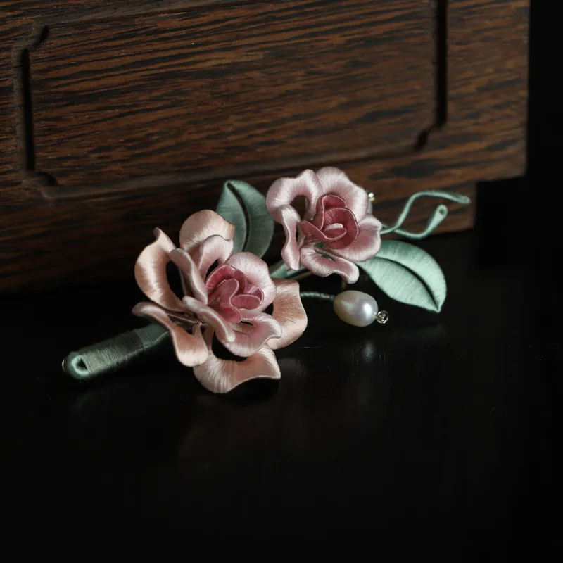 

Handmade Real Silk Filigree Velvet Flower Brooch Chinese Style Horse-Face Skirt Rose Accessories