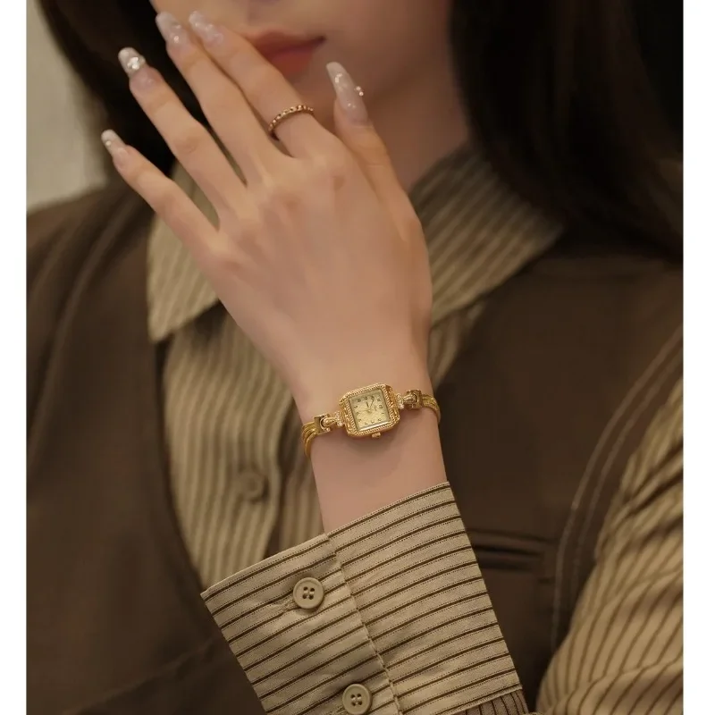 Luxury Exquisite Gold Quartz Watch Women Fashion Square Dial Diamond Ladies Watch Simple Elegant Female Clock Gift Reloj Mujer