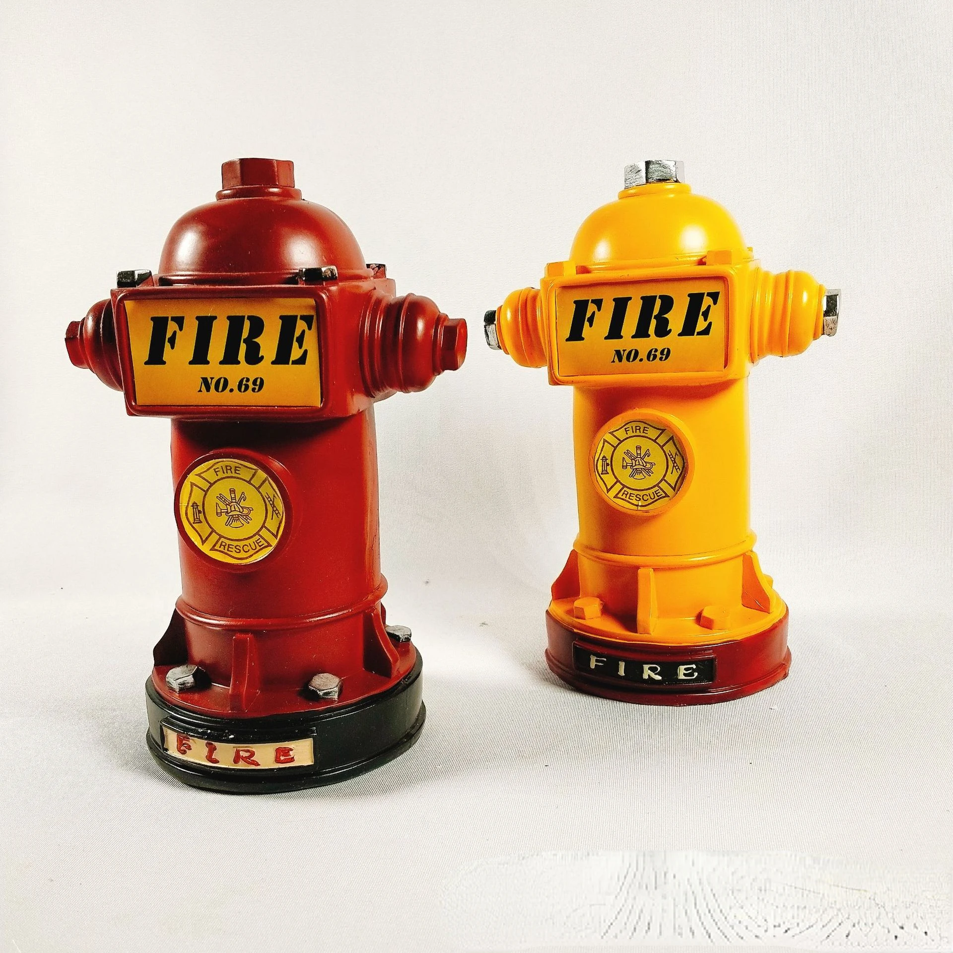 

Retro Fire Hydrant Piggy Bank Ornaments Home Living Room Study Bedroom Decoration Resin Piggy Bank Photography Props Decor Gift