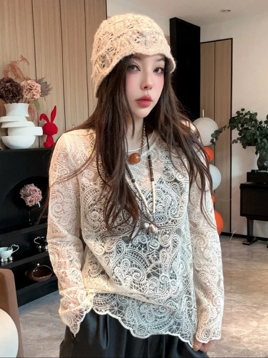 

Retro Korean Sle Long Sve Lace irt Women's Faionable Hollow out Hook Flower Design T-irt Ele Top for Autumn