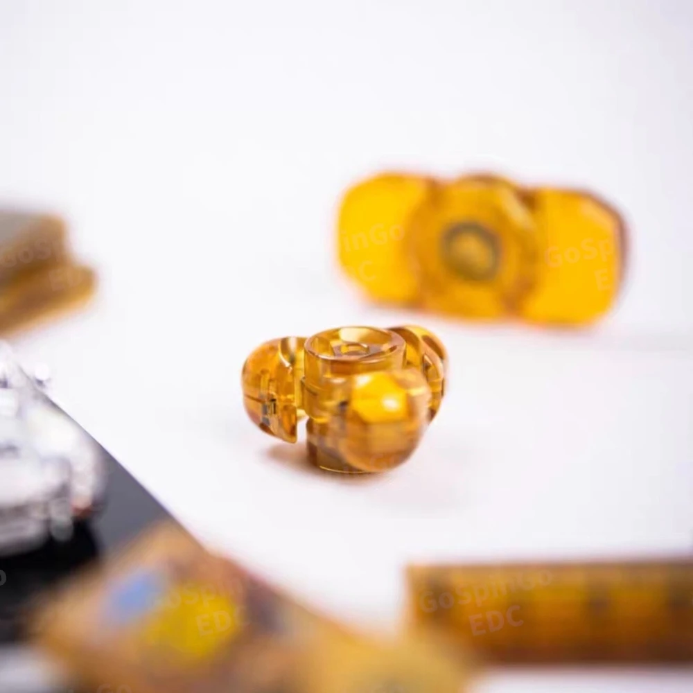 KSF EDC PEI XIAO SANPANG ฟิดเจ็ตสปินเนอร์ขนาดซุปเปอร์มินิ ให้ความรู้สึกการหมุนแบบไจโร ของเล่นฟิดเจ็ตสำหรับผู้ใหญ่ ช่วยบรรเทาความวิตกกังวล