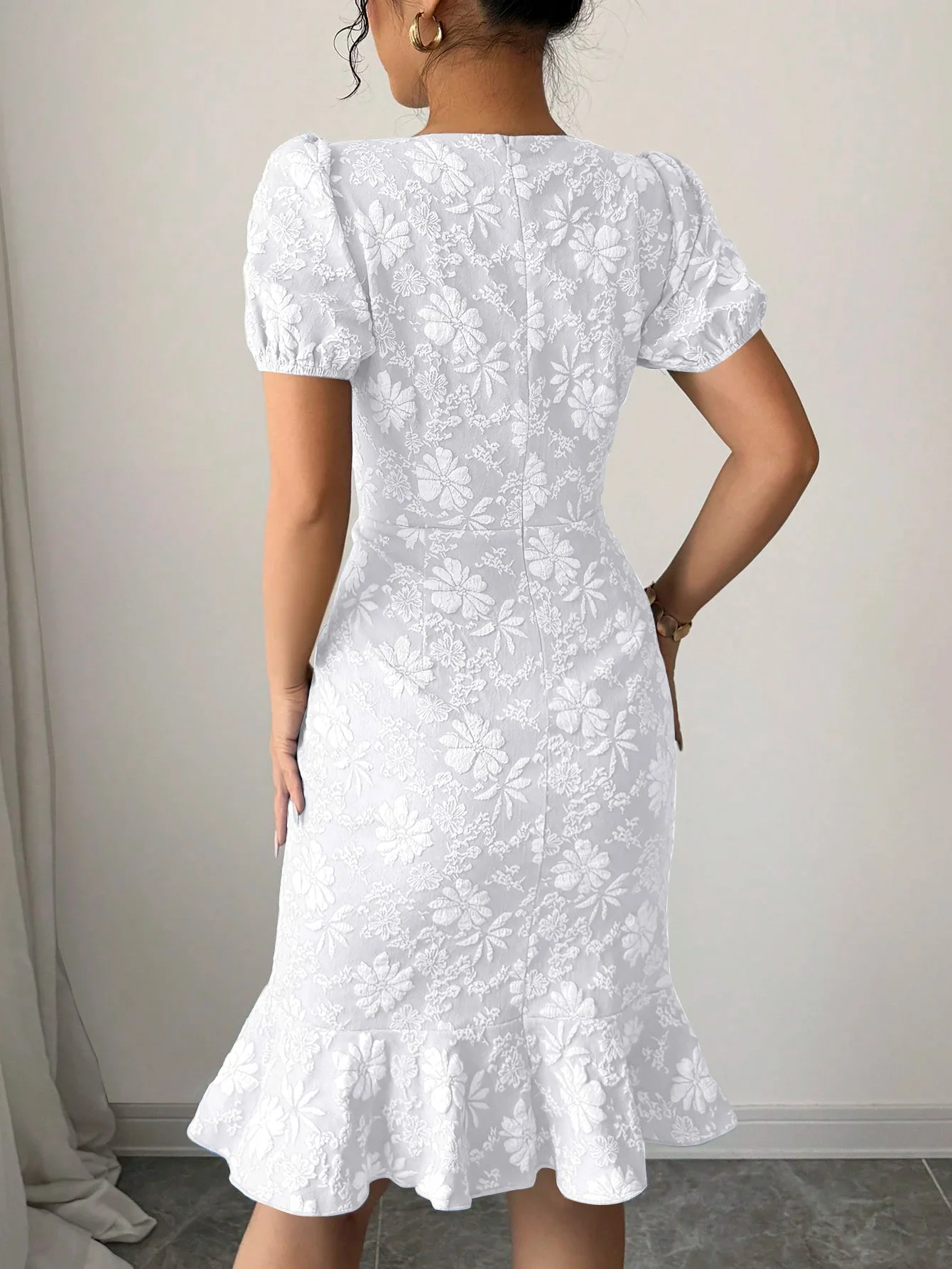 エレガントな女性のフリル裾半袖ドレススキニーヒップスリム膝丈ドレスカジュアルフラワープリントOネックオフィスパーティードレス