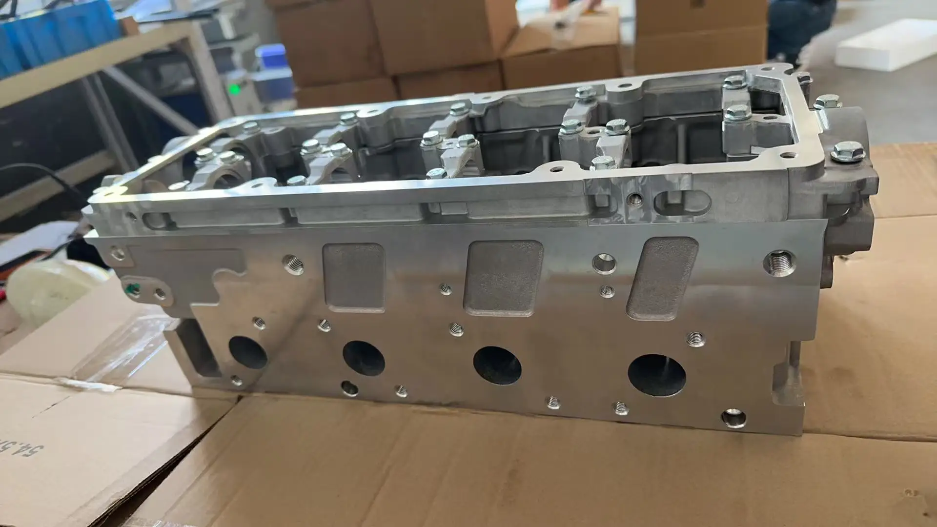 New Condition Car Engine Cylinder Heads Auto Part for  CBAA Engine Model