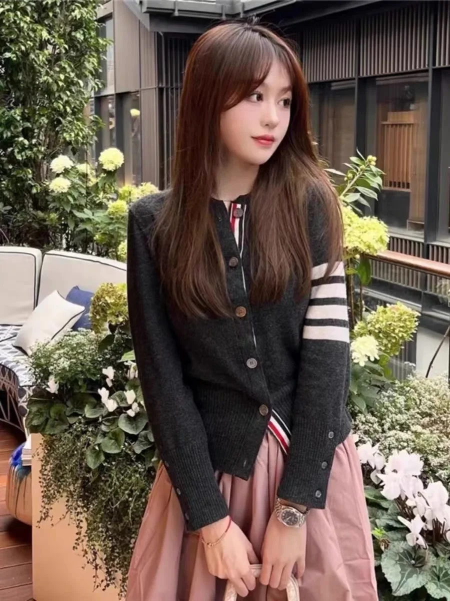 

Модный вязаный кардиган из 100% шерсти для женщин, свободный крой, с завязками на талии, круглый вырез, с четырьмя полосками, повседневная вязаная одежда