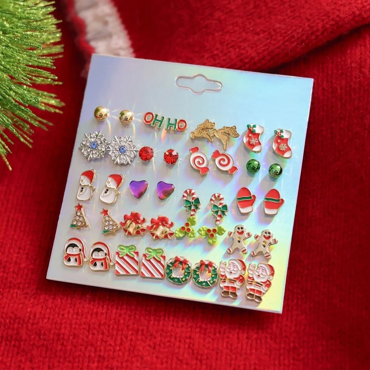 12/20 Paar kleine Ohrstecker mit Weihnachtsmotiven wie Weihnachtsbaum, Hirsch, Schneeflocke, Weihnachtsmann, Schneemann, Lebkuchenmann, Pinguin für Damen, Schmuck. – Detail 21