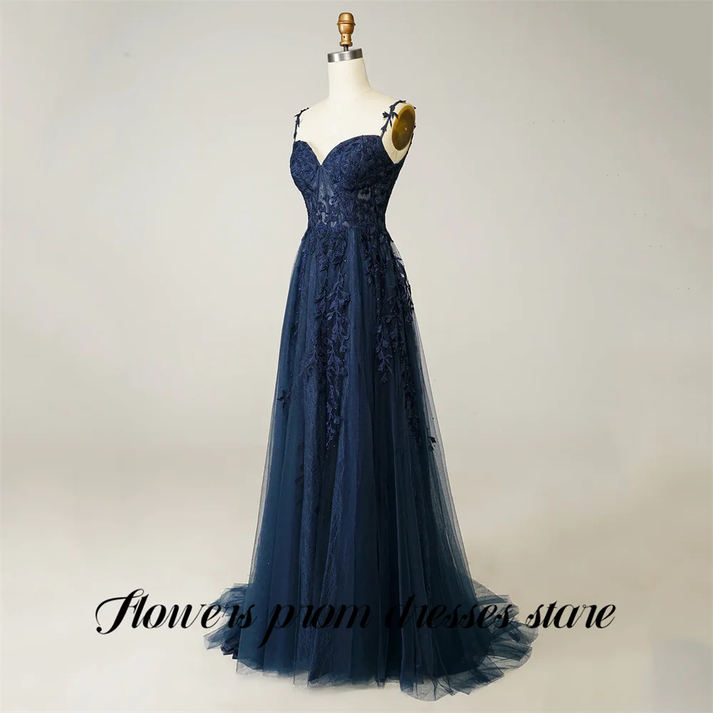 فستان حفلة موسيقية باللون الأزرق الداكن مزين بالدانتيل فستان المشاهير على شكل قلب فساتين سهرة مع ذيل تول فستان رسمي مخصص #1