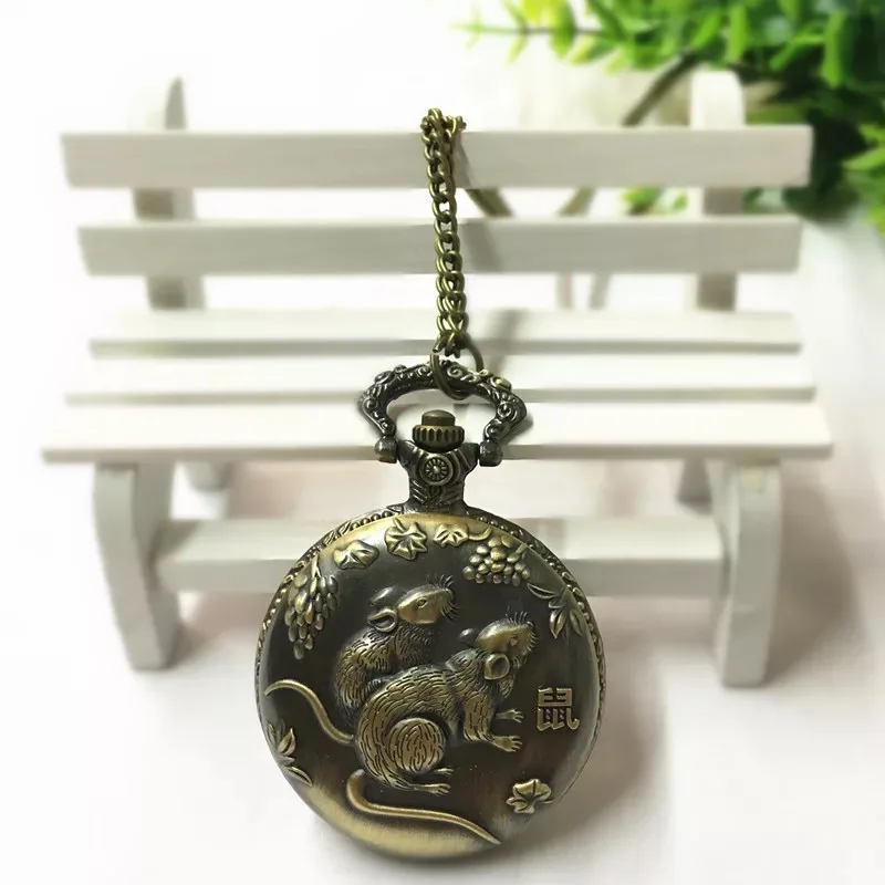 Gorąca sprzedaż na scenicznym miejscu Zodiak Zegarek kieszonkowy Duży retro Flip Prezent Wisiorek Zegarek Brązowy Zegarek Kwarcowy Fabryka Hurtownia