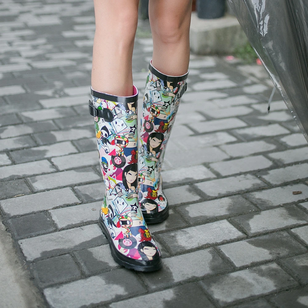 Botas de chuva de borracha para mulheres Tubo alto Boneca bonito dos desenhos animados Tampa de sapato de água Alta qualidade, moda