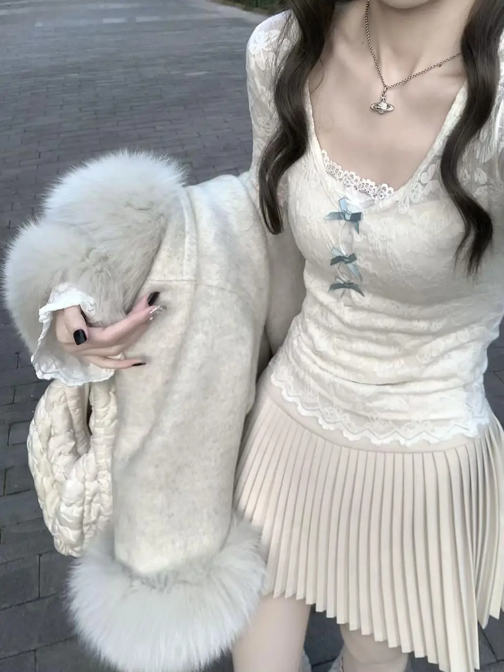 매듭 레이스 트림이 있는 여성용 가을 겨울 패션 탑 한국 스타일