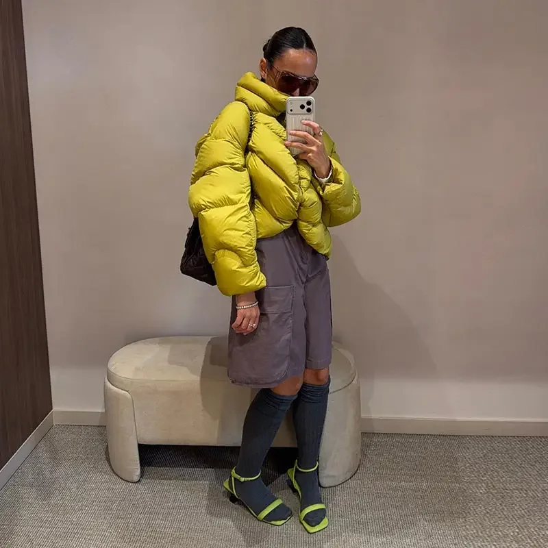 Kurzer Puffer-Wintermantel für Damen, Hochkragen, Gefütterte Jacke, Übergroße Puffige Reißverschlussjacke, Dick, Warm, Lässige Streetwear für Damen – Detail 10