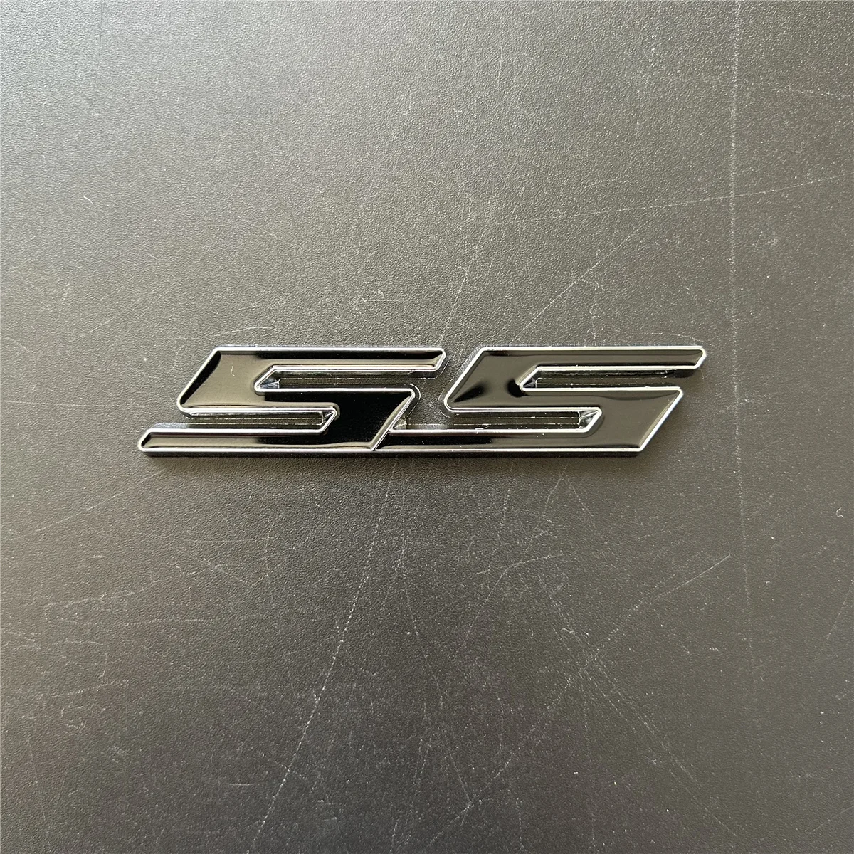 3D Car Sticker Front Hood Grill Emblem Grille Badge for Chevrolet SS Sport Cruze Camaro Captiva Aveo Lacetti Rear Trunk stickers
