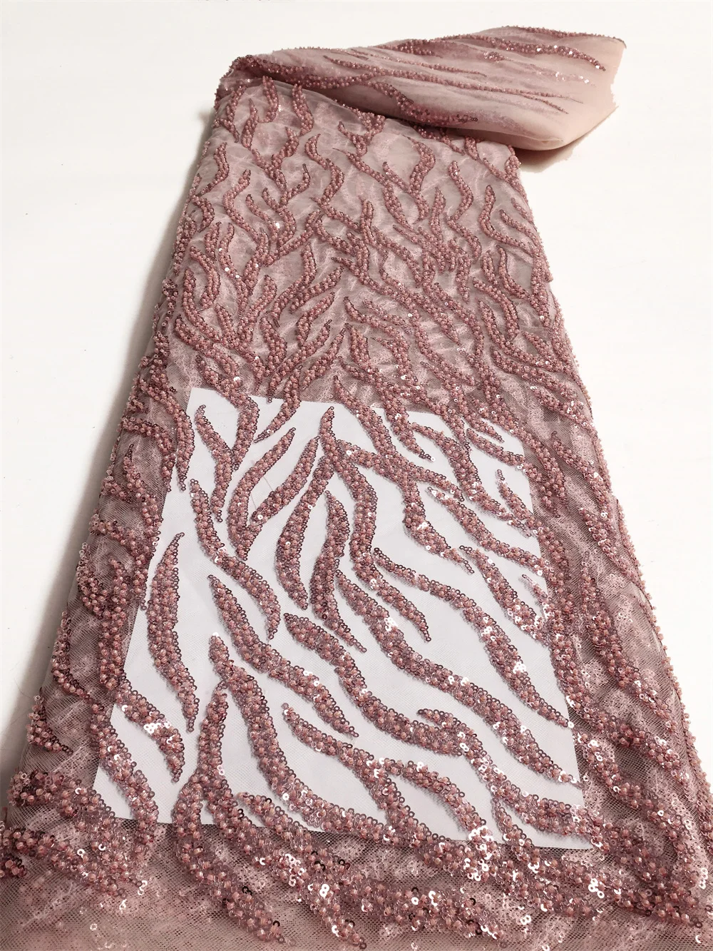 

Высококачественная африканская французская тюлевая ткань с бисером для жениха, нигерийское кружево, африканское кружево для свадебных платьев 2026 года