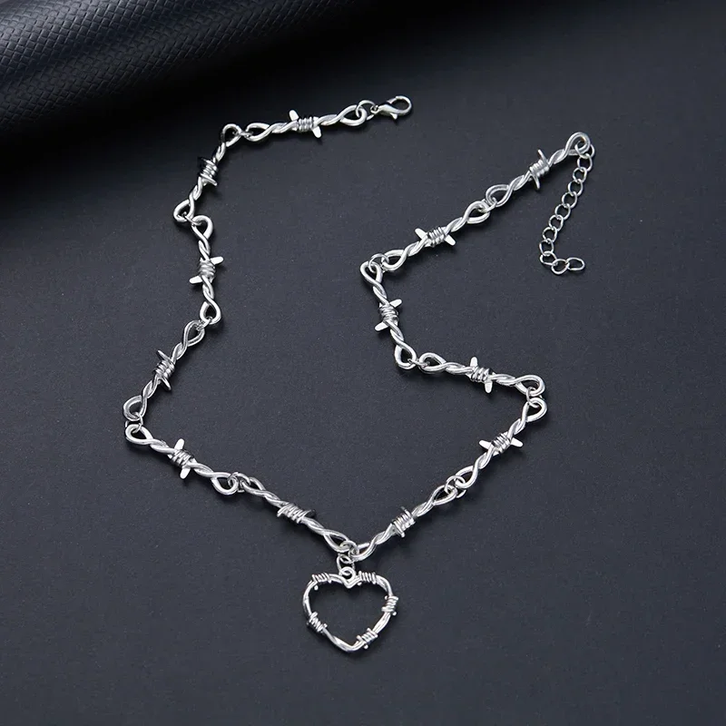 سلك صغير Brambles الحديد القلب المختنق قلادة المرأة الهيب هوب القوطية الشرير نمط الأسلاك الشائكة الشوك الصغير سلسلة المختنق الهدايا