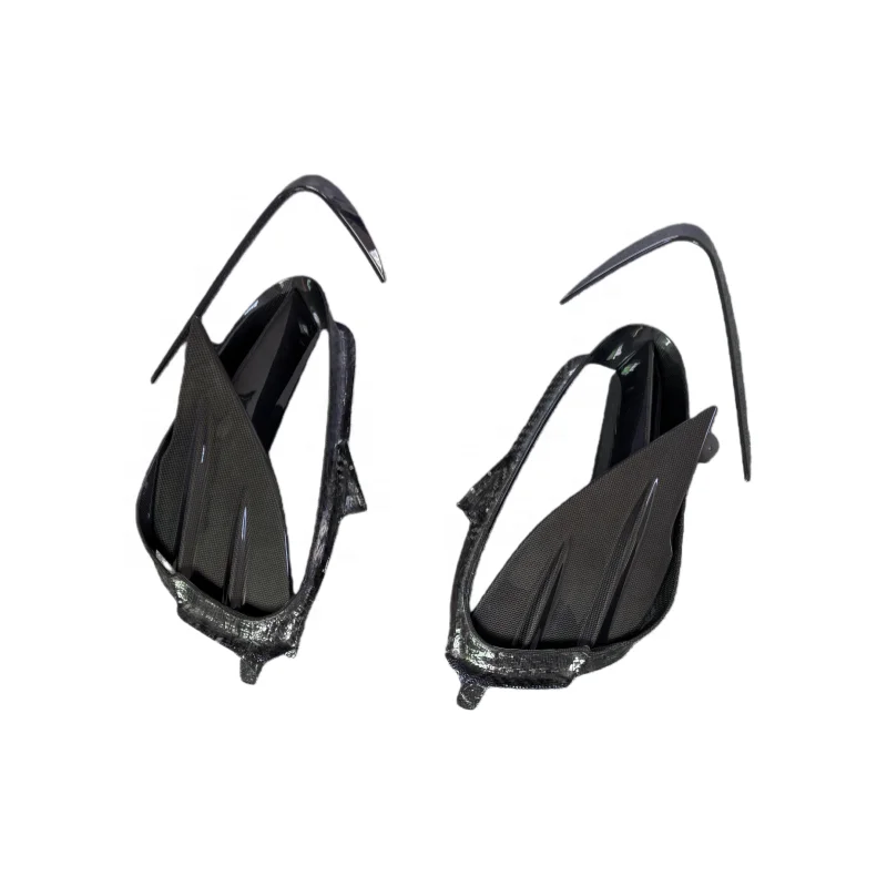 

Для Ferrari SF90: Обновленные боковые воздухозаборники и решетка заднего крыла из сухого карбона в стиле M